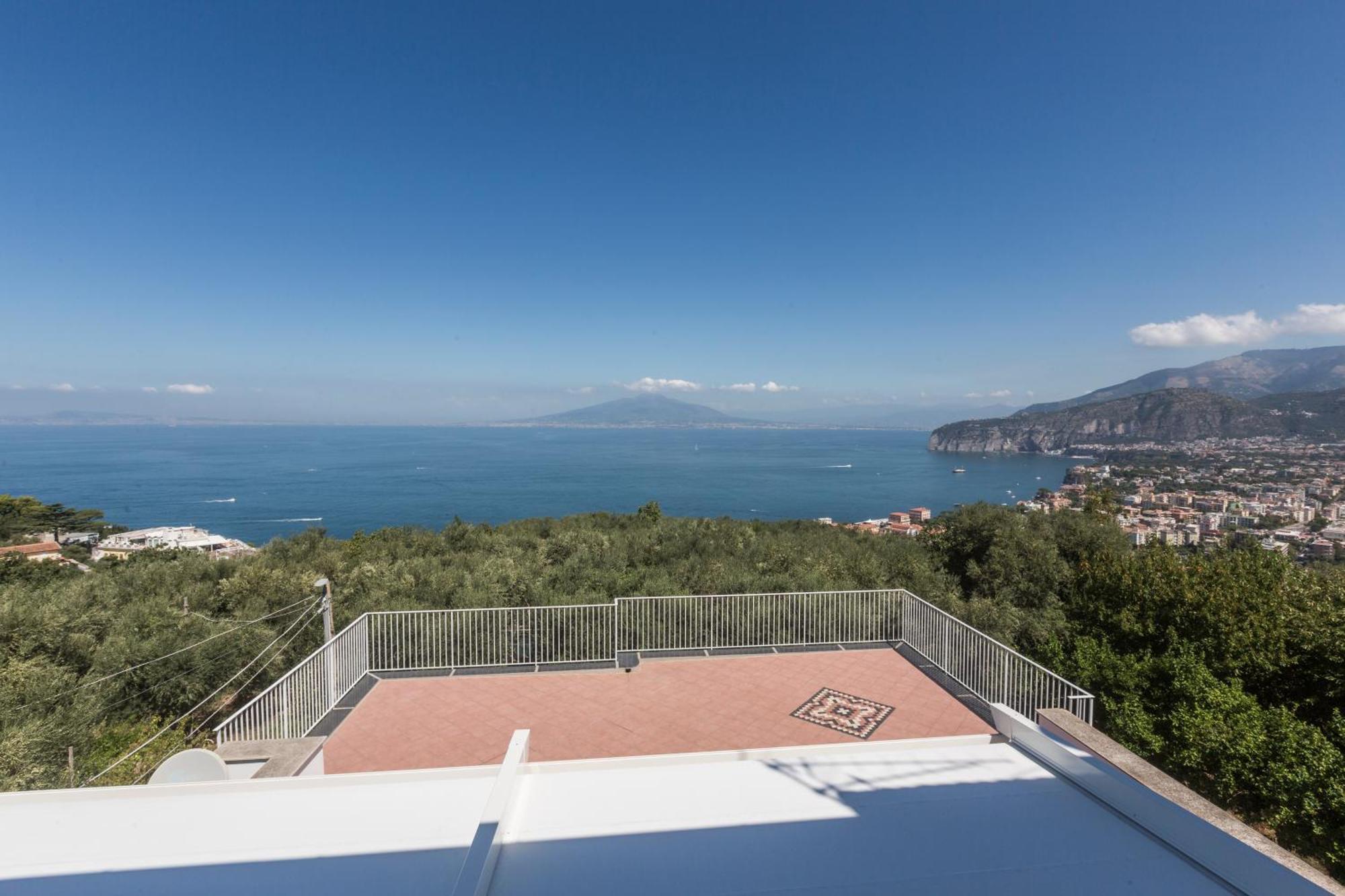 索伦托La Terrazza Sul Golfo别墅 外观 照片
