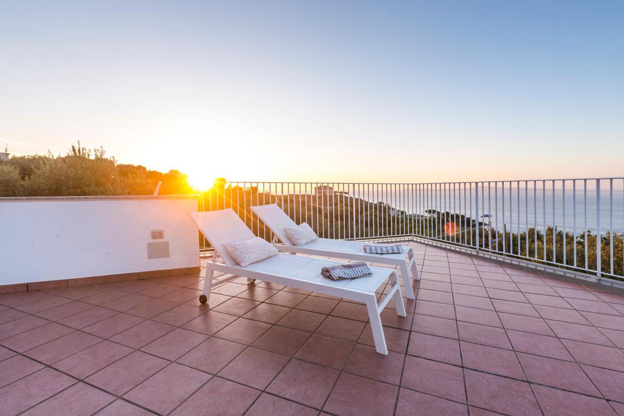 索伦托La Terrazza Sul Golfo别墅 外观 照片